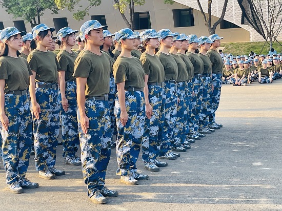 说明: C:\Users\Administrator\Desktop\今年会jinnianhuicom2022级新生军训圆满结束2022.10.8\今年会jinnianhuicom2022级新生军训圆满结束2022.10.8\2.jpg