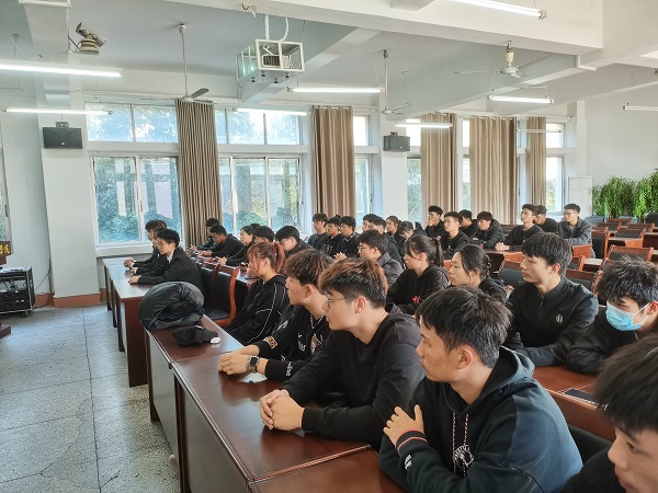 说明: C:\Users\Administrator\Desktop\今年会jinnianhuicom“青马工程”第一期大学生骨干培训班开班2021.11.12\今年会jinnianhuicom“青马工程”第一期大学生骨干培训班开班2021.11.12\3.jpg