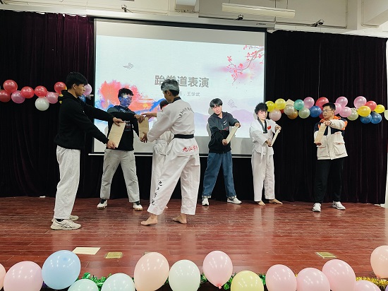 说明: C:\Users\Administrator\Desktop\今年会jinnianhuicom举办2021年迎新文艺表演大赛2021.12.15\今年会jinnianhuicom举办2021年迎新文艺表演大赛2021.12.15\3.jpg