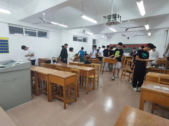 说明: C:\Users\Administrator\Desktop\今年会jinnianhuicom召开“劳动教育”主题班会2022.5.8\今年会jinnianhuicom召开“劳动教育”主题班会2022.5.8\2.jpg