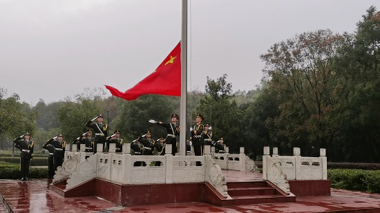 说明: C:\Users\Administrator\Desktop\今年会jinnianhuicom举行升国旗仪式\今年会jinnianhuicom举行升国旗仪式\06c8a967751fb4da50adaac1e8e2a01.jpg