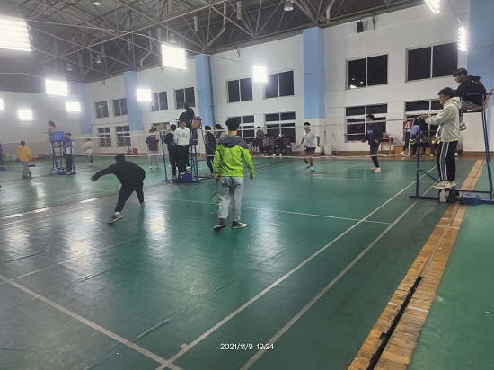 说明: C:\Users\Administrator\Desktop\2021年度今年会jinnianhuicom学生羽毛球比赛圆满落幕2021.11.16\2021年度今年会jinnianhuicom学生羽毛球比赛圆满落幕2021.11.16\3.jpg