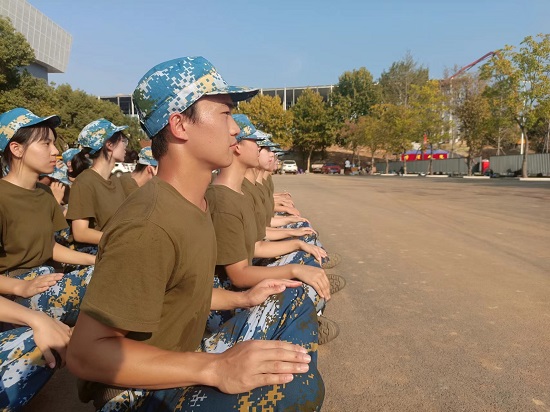 说明: C:\Users\Administrator\Desktop\今年会jinnianhuicom2022级新生军训圆满结束2022.10.8\今年会jinnianhuicom2022级新生军训圆满结束2022.10.8\3.jpg