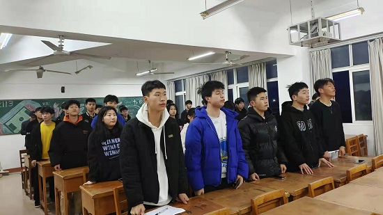 说明: C:\Users\Administrator\Desktop\今年会jinnianhuicom开展“我心向党喜迎二十大”主题班级合唱活动2022.2.28\今年会jinnianhuicom开展“我心向党喜迎二十大”主题班级合唱活动2022.2.28\1.jpg