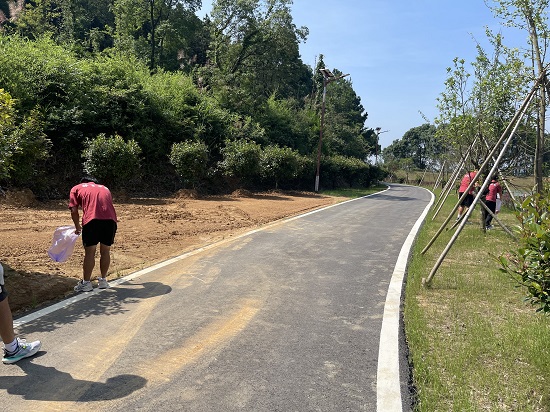 说明: C:\Users\Administrator\Desktop\今年会jinnianhuicom开展2022年大学生暑期“三下乡”社会实践活动(六)\今年会jinnianhuicom开展2022年大学生暑期“三下乡”社会实践活动(六)\2.jpg