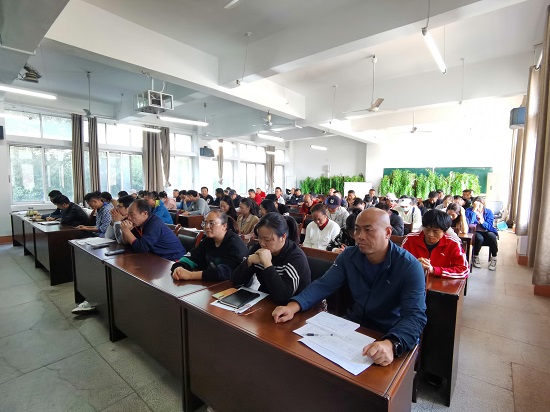 说明: C:\Users\Administrator\Desktop\今年会jinnianhuicom召开师德师风建设专题报告会\今年会jinnianhuicom召开师德师风建设专题报告会\IMG_20221102_140828.jpg