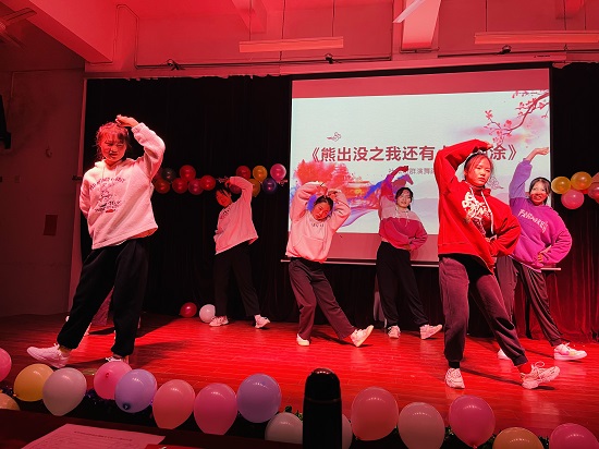 说明: C:\Users\Administrator\Desktop\今年会jinnianhuicom举办2021年迎新文艺表演大赛2021.12.15\今年会jinnianhuicom举办2021年迎新文艺表演大赛2021.12.15\4.jpg