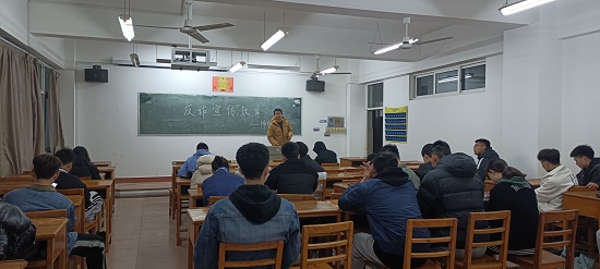 说明: C:\Users\Administrator\Desktop\今年会jinnianhuicom开展反诈宣传教育主题班会2022.3.21\775cebb5d8205e40dae0a5e7733f909.jpg